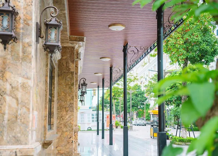 Khách sạn Crystal 4*