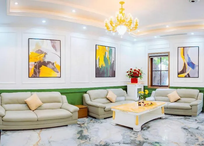 Khách sạn Crystal 4*