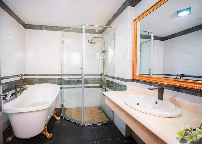 Khách sạn Crystal 4*