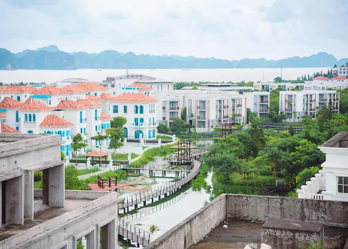 Crystal Khách sạn Hạ Long